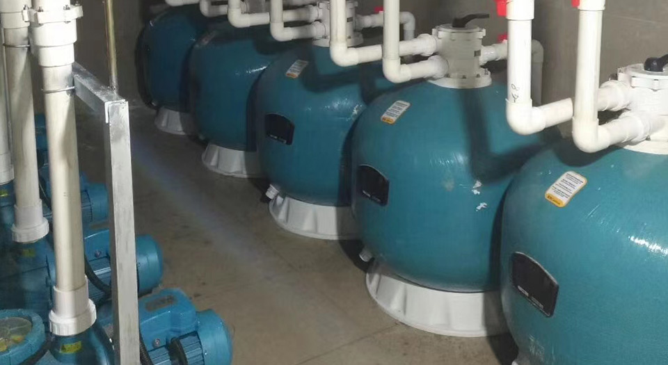 蘑菇视频在线官网設備機房中的過濾砂缸 蘑菇视频在线官网設備機房中的過濾砂缸